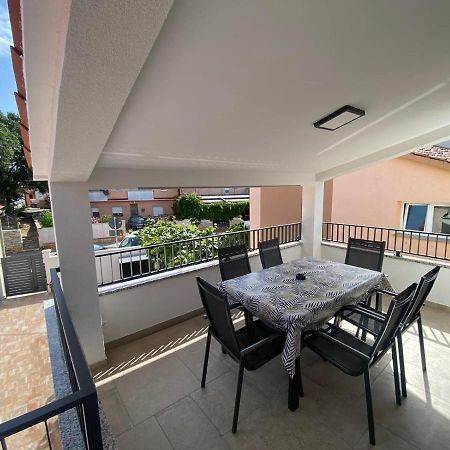 Family Beach Apartments ペロイ エクステリア 写真