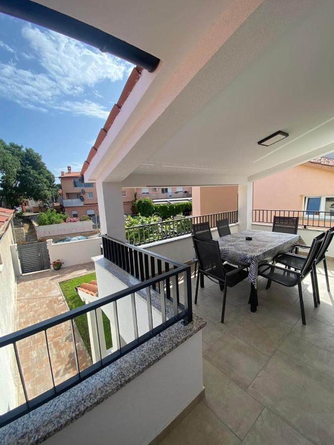 Family Beach Apartments ペロイ エクステリア 写真