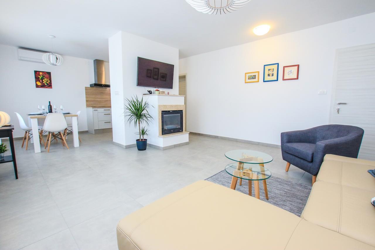 Family Beach Apartments ペロイ エクステリア 写真