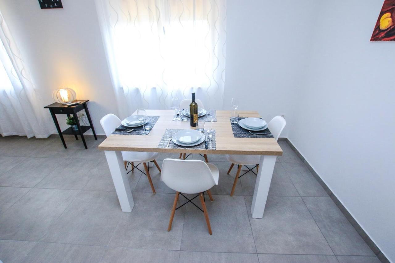 Family Beach Apartments ペロイ エクステリア 写真