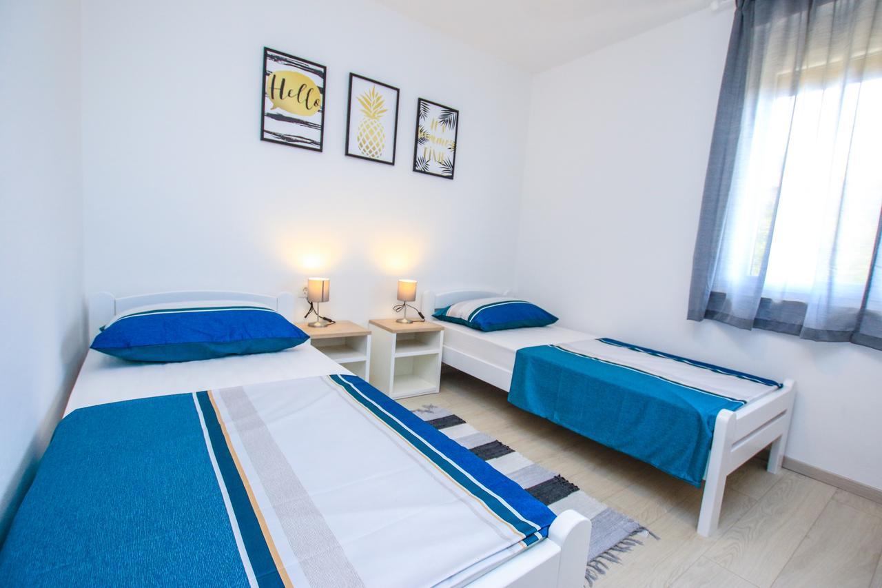 Family Beach Apartments ペロイ エクステリア 写真