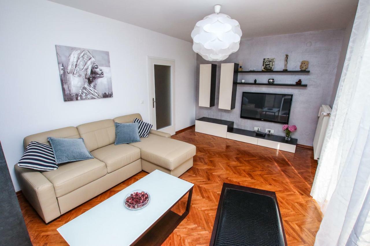 Family Beach Apartments ペロイ エクステリア 写真