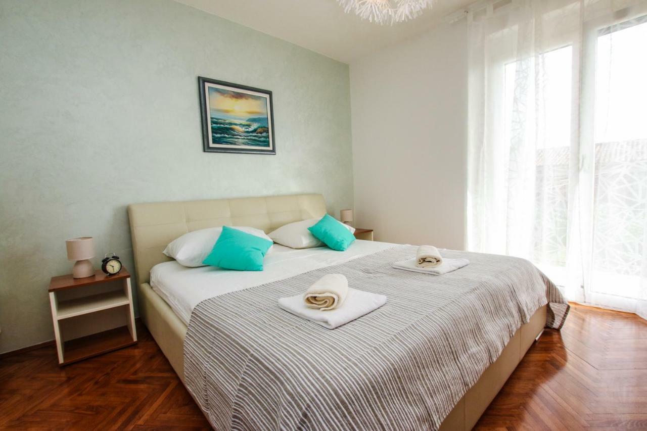 Family Beach Apartments ペロイ エクステリア 写真